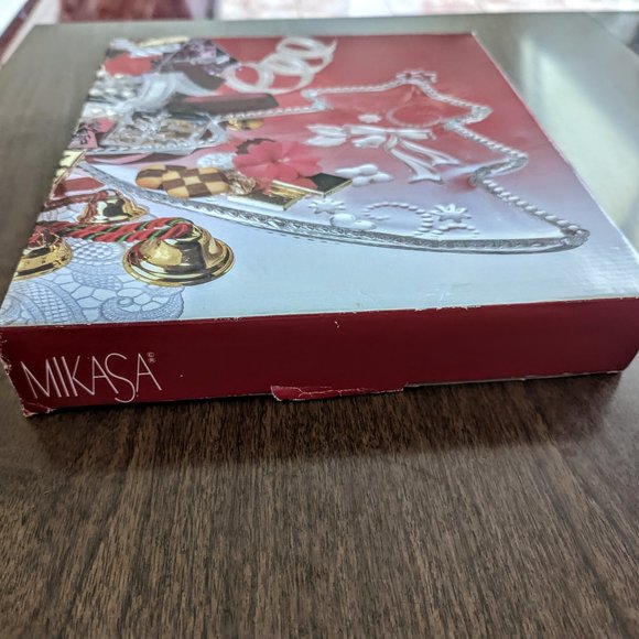 Mikasa "Fiesta" Christmas Tree Platter - Picture 11 of 16